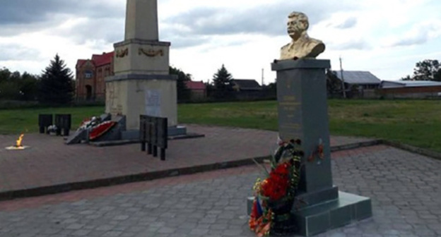 The monument to Joseph Stalin in the village of Ozrek of the Lesken District of Kabardino-Balkaria. Photo: http://kavtoday.ru/14356
© www.kavtoday.ru