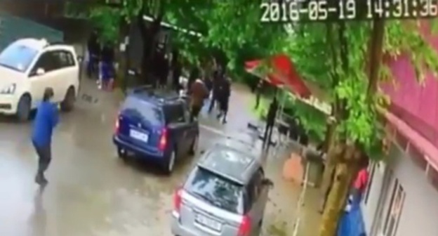 Screenshot of a video record of Giga Otkhozoriya's murder caught on surveillance cameras, YouTube.com