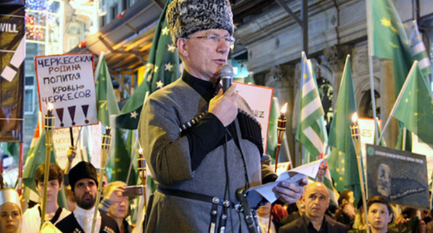 Rally in front of the Russian Consulate General in Istanbul. Photo by Magomed Tuayev for the ‘Caucasian Knot’. 