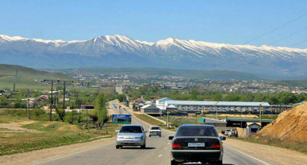 On the way to Buynaksk. Photo: Shamil Shangereev, http://odnoselchane.ru