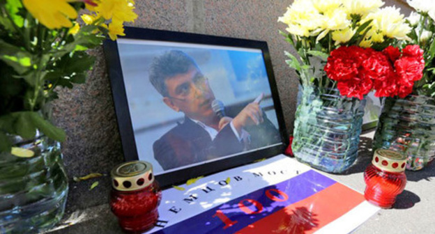 Boris Nemtsov Memorial at the Greater Moscow River Bridge. Photo: Ivan Trfilov (RFE/RL)