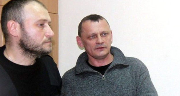Nikolai Karpyuk (left) and Stanislav Klykh (right) in the court. Photo: RFE/RL 
