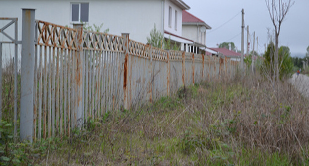 A street in the village of Vesyoloe Psou, also known as ‘Olympic village’. Photo by Svetlana Kravchenko for the ‘Caucasian Knot’. 