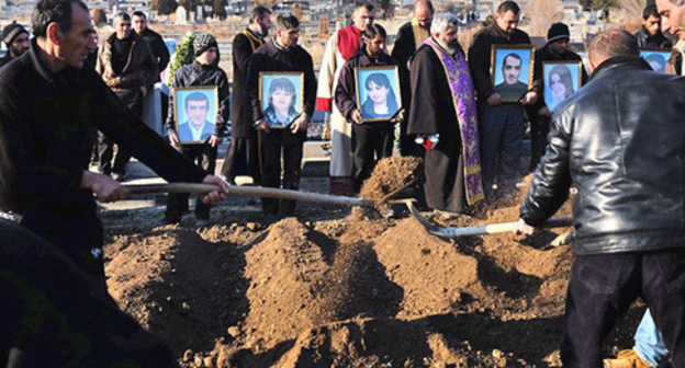 Funeral of the massacred Armenian family in Gyumri, January 15, 2015. Photo: © PAN Photo / Vahan Stepanyan
