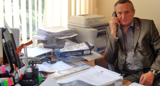 Igor Vasiliev in the Department of Property Relations of the Sochi city administration. Photo by Svetlana Kravchenko for the "Caucasian Knot"