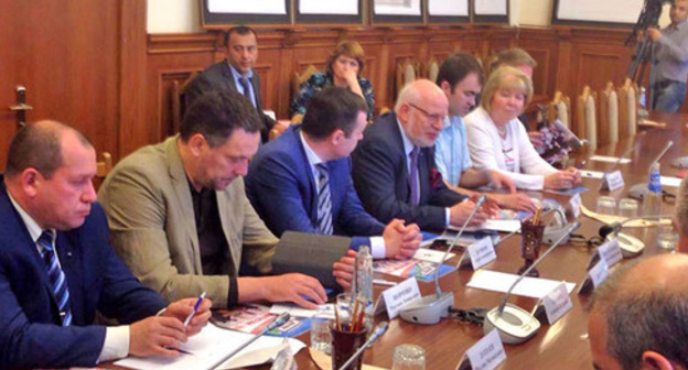 The sitting of HRC in the regions of the North Caucasian Federal District. May 31, 2016. Photo http://www.president-sovet.ru/presscenter/multimedia/photo/view/201/