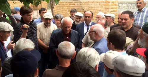 The residents of Dagestan at the meeting with HRC members. May 31, 2016. Photo http://www.president-sovet.ru/presscenter/news/read/3236/