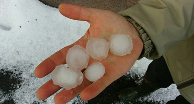 Hail in North Ossetia on June 5, 2016. Photo: © Sputnik / Dzerassa Biazarti