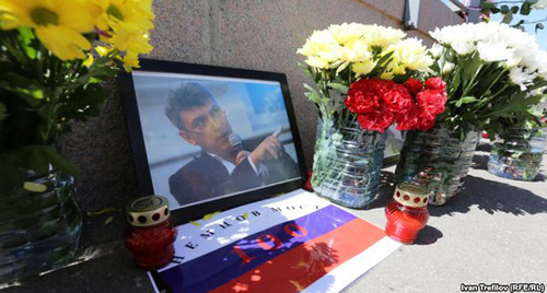 Boris Nemtsov's at the site of his murder. Photo: Ivan Trevilo RFE\RL http://www.svoboda.org/content/article/27790683.html