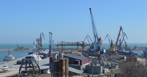 Makhachkala Commercial Seaport. Photo: http://www.riadagestan.ru/news/economy/murad_khidirov_zadacha_rukovodstva_makhachkalinskogo_porta_sokhranenie_ekonomicheskoy_ustoychivosti_vopreki_krizisu/