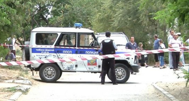 The site of the incident is blocked. Photo: http://www.ansar.ru/rfsng/2014/08/08/52370