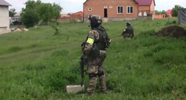 The law enforcers during CTO. Photo: http://nac.gov.ru