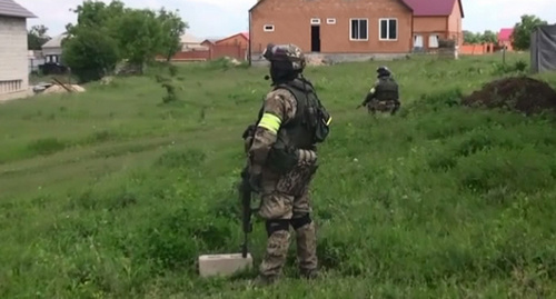 The law enforcers during CTO. Photo: http://nac.gov.ru
