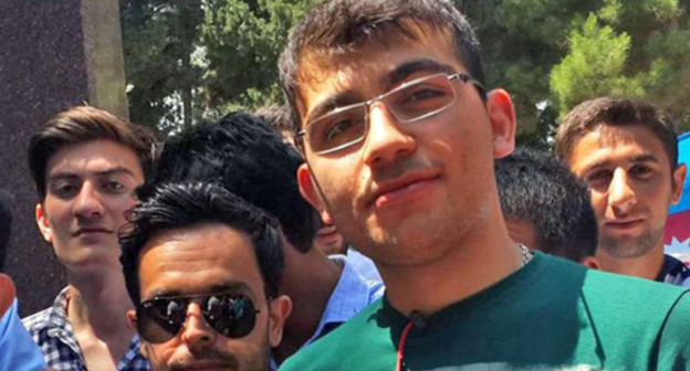 Elvin Abdullaev (centre). Photo: RRE/RL