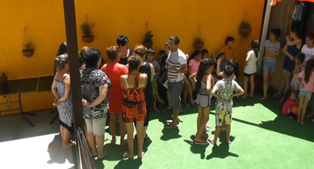 The members of the band "Hay Art" with their parents. Photo by Anna Gritsevich for the "Caucasian Knot"