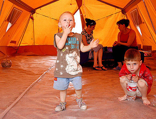 Tent camp of refugees from South Ossetia in Gori. Georgia, September 2008. Photo: Interpressnews/http://civil.ge