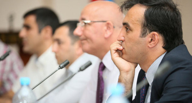 A session of the public association "Civil Society Platform", June 28, 2016. Photo http://www.contact.az/docs/2016/Politics/062800160418ru.htm#.V4UNPvmLTbg