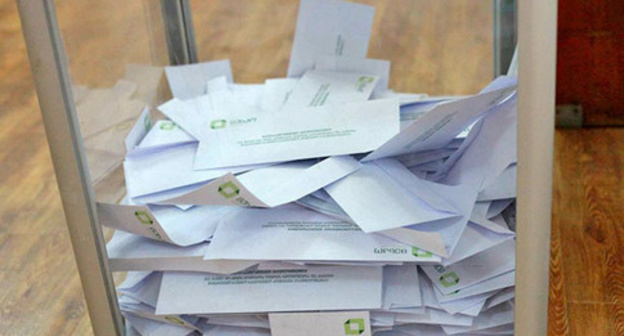 A basket for voting bulletins. Photo: the Central Election Commission of Georgia