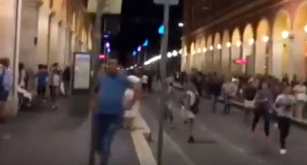 First minutes after the explosion in Nice. July 14, 2016. Screenshot of a video by the user Kovalev https://www.youtube.com/watch?v=1mRvgWhrrfg