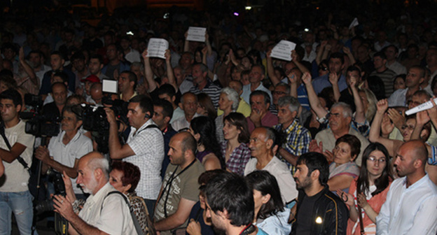 Freedom Square in Yerevan, 28.07.2016. Photo by Tigran Petrosyan for the "Caucasian Knot"