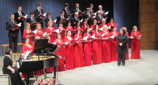 The State Chorus of Dagestan at the scene. Photo by N.S. Magomedov for the "Caucasian Knot"