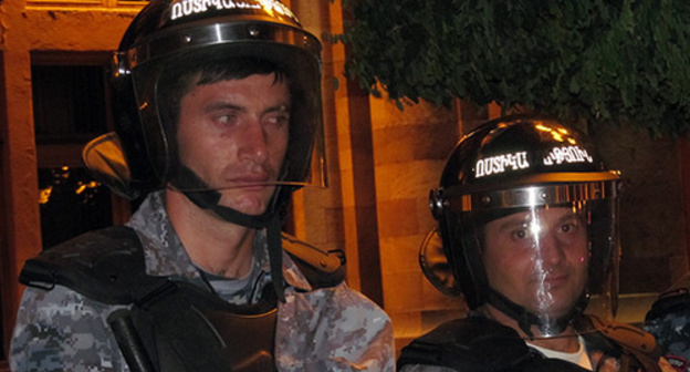 Yerevan police. Photo by Tigran Petrosyan for the "Caucasian Knot"
