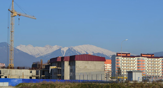 Unfinished residential houses in Sochi. Photo by Svetlana Kravchenko for the "Caucasian Knot"