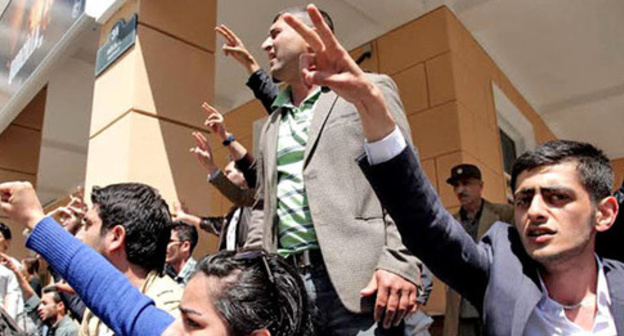 ‘Nida’ movement supporters, Baku, May 2016. Photo by Aziz Karimov for the ‘Caucasian Knot’. ‘Nida’ movement supporters, Baku, May 2016. Photo by Aziz Karimov for the ‘Caucasian Knot’.