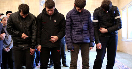 Young men who in November 2015 set on fire a ziyart (mausoleum) on the tomb of Yangulbi-Khadji Dokhtukaev, a theologian revered in the republic. Photo http://www.grozny-inform.ru/news/society/66542/