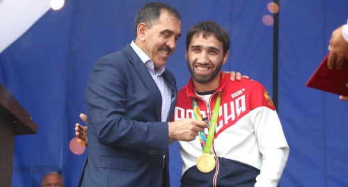 Yunus-Bek Evkurov and Khasan Khalmurzaev. Photo: Ingushetia.ru Yunus-Bek Evkurov and Khasan Khalmurzaev. Photo: Ingushetia.ru