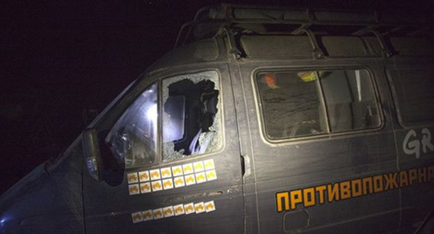 A broken car of the fire prevention expedition of the "Greenpeace". Photo: http://www.greenpeace.org/russia/ru/news/2016/09-09-attack/ A broken car of the fire prevention expedition of the "Greenpeace". Photo: http://www.greenpeace.org/russia/ru/news/2016/09-09-attack/
