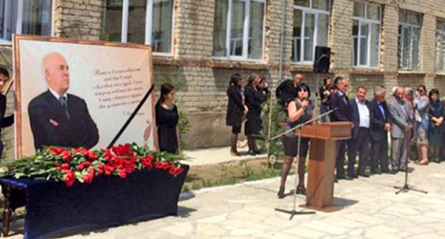 Mourning ceremony in memory of Gadjiakhmed Kaziakhmedov, Makhachkala, May 13, 2016. Photo: http://www.riadagestan.ru/ Mourning ceremony in memory of Gadjiakhmed Kaziakhmedov, Makhachkala, May 13, 2016. Photo: http://www.riadagestan.ru/