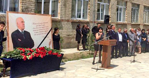 Mourning ceremony in memory of Gadjiakhmed Kaziakhmedov, Makhachkala, May 13, 2016. Photo: http://www.riadagestan.ru/