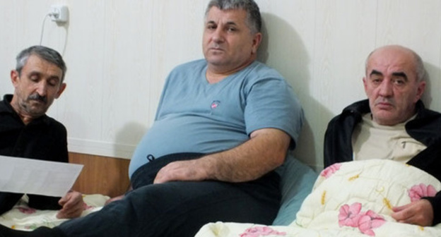 Hunger strikers Kamil Nurudinov, Kamil Khabibulatov, Gerei Sadykov (from left to right), Buynaksk, September 29, 2016. Photo by Patimat Makhmudova for the 'Caucasian Knot'. 