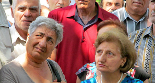 The participants of the protest action of the "Nairit" factory workers. Photo by Tigran Petrosyan for the "Caucasian Knot"
