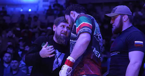 Ramzan Kadyrov (to the left) at the Grand Prix Akhmat-2016 tournament in mixed martial arts (MMA). Grozny, April 2016. Photo http://www.grozny-inform.ru/multimedia/photos/62469/