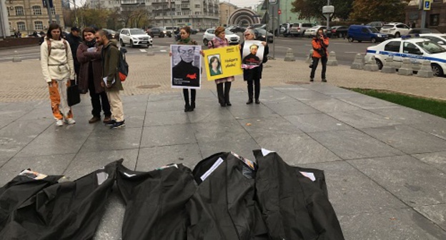 The action in memory of Anna Politkovskaya in Lermontov Square in Moscow, October 7, 2016. Photo: Anna Kirey