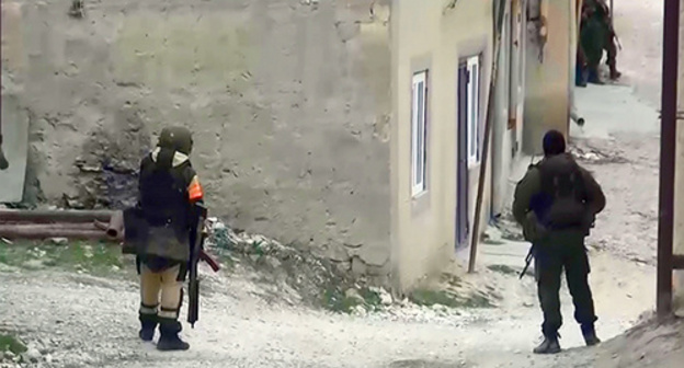 Law enforcers during CTO in Kabardino-Balkaria. Photo: http://nac.gov.ru/kontrterroristicheskie-operacii/v-hode-kto-v-karabudahkentskom-rayone-dagestana.html Law enforcers during CTO in Kabardino-Balkaria. Photo: http://nac.gov.ru/kontrterroristicheskie-operacii/v-hode-kto-v-karabudahkentskom-rayone-dagestana.html