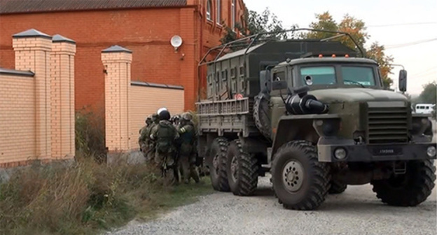 The law enforcers during CTO. Photo: http://nac.gov.ru/kontrterroristicheskie-operacii/v-ingushetii-v-hode-dvuh-kto-unichtozheny.html The law enforcers during CTO. Photo: http://nac.gov.ru/kontrterroristicheskie-operacii/v-ingushetii-v-hode-dvuh-kto-unichtozheny.html