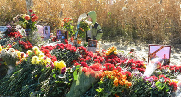 Flowers at site of the terror act in Volgograd. Photo by Tatyana Filimonova for the "Caucasian Knot"
