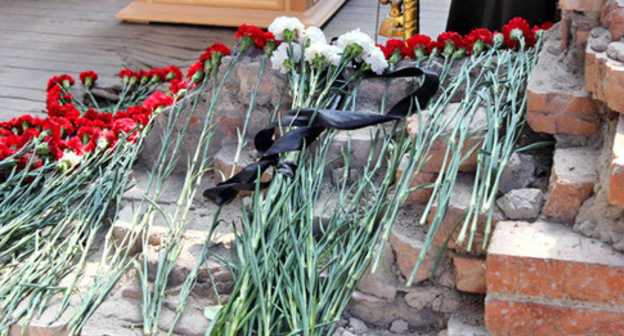 Flowers in the gym of Beslan school No.1. Photo by Emma Marzoeva for the ‘Caucasian Knot’. 