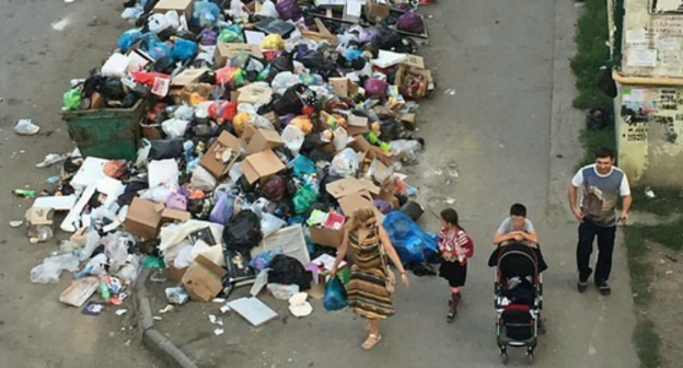 Dumpsite in Gamidova Avenue in Makhachkala. Photo: facebook.com/groups/hororcity
