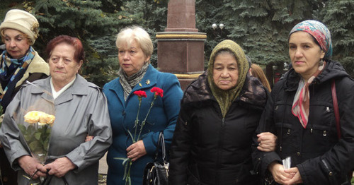 Mourning rally to commemorate victims of political repressions, Nalchik, October 30, 2016. Photo by Lyudmila Maratova for the 'Caucasian Knot'. Mourning rally to commemorate victims of political repressions, Nalchik, October 30, 2016. Photo by Lyudmila Maratova for the 'Caucasian Knot'.