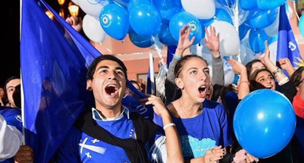Supporters of ruling "Georgian Dream" Party. Photo: © SPUTNIK / ALEXANDER IMEDASHVILI