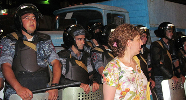 Protest rally in Yerevan, July 20, 2016. Photo by Tigran Petrosyan for the 'Caucasian Knot'. 
