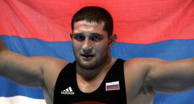 Khasan Baroev. Photo: http://kavkazmp3.ru/photo/11-0-245-3?1405658257