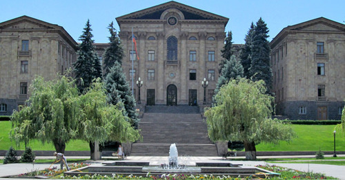 The building of the Armenian Parliament. Photo by Tigran Petrosyan for the "Caucasian Knot" The building of the Armenian Parliament. Photo by Tigran Petrosyan for the "Caucasian Knot"