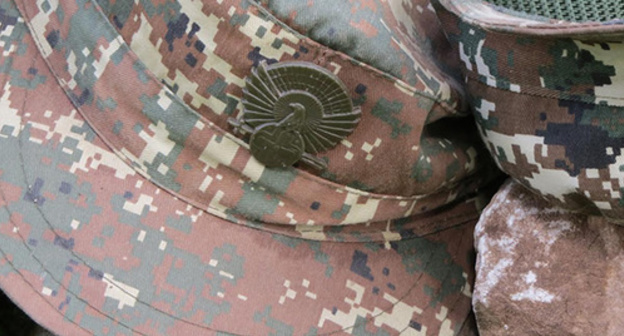 A cap-badge. Photo by Alvard Grigoryan for the "Caucasian Knot"