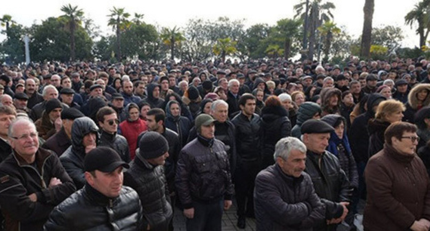 Oppositionists' rally. Sukhumi, December 15, 2016. Photo: Sputnik/Tomas Tkhaytsuk