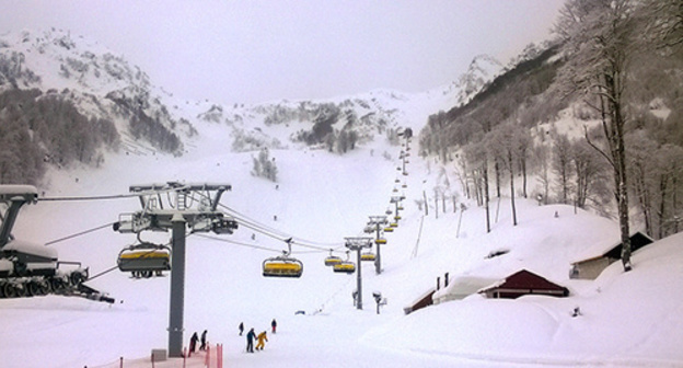 The ski resort "Krasnaya Polyana". A view from the "Skazka" (Fairytale) ski lift. Photo by Vladimir Kozlov for the "Caucasian Knot"